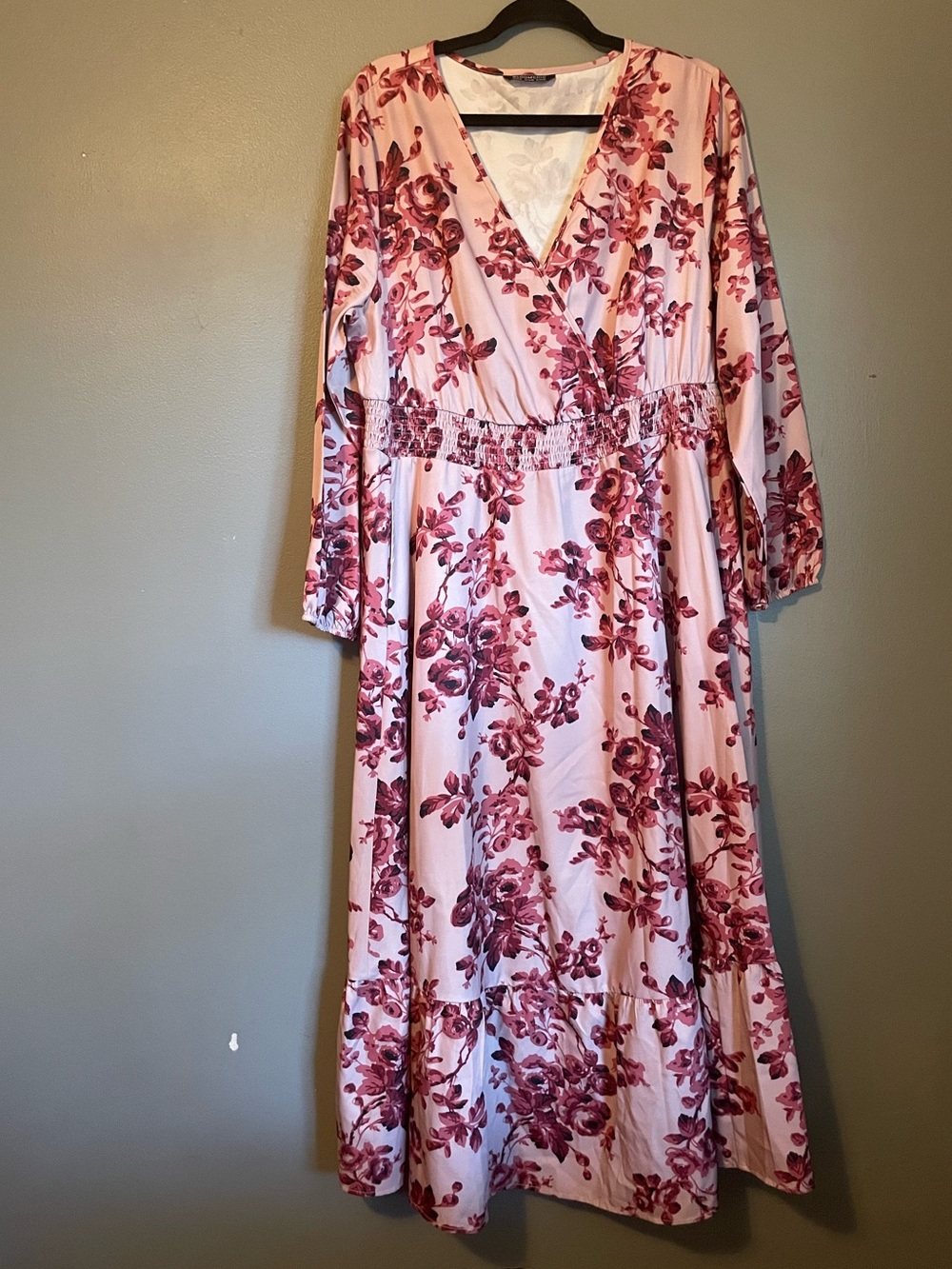 New BloomChic Sz 14/16 XL Floral Pink Women’s V-neck Midi Long Sleeve Dress!!